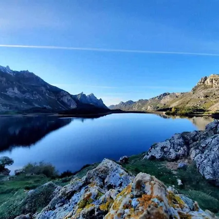 Апартаменты Rurales La Laguna Somiedo Valle de Lago